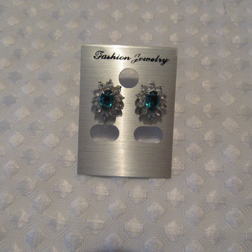 Pierced Stud earrings